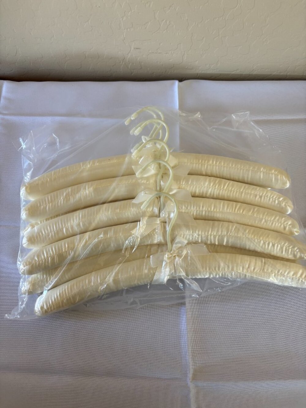 Satin Hangers 10 Pack N2049